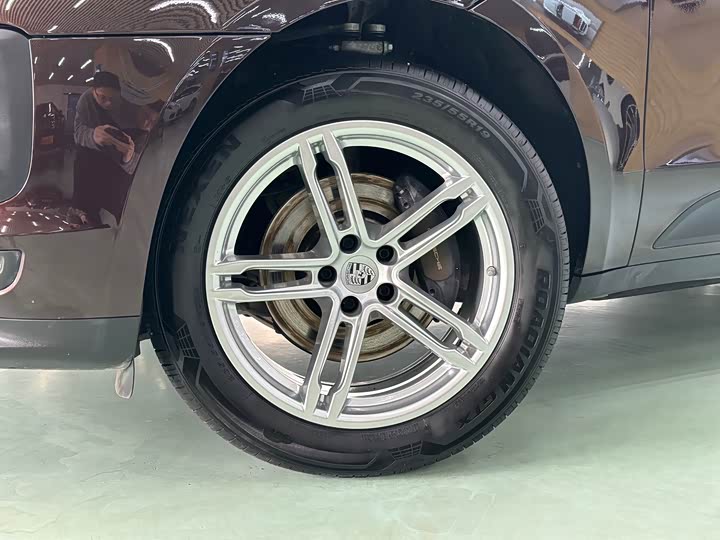 Фото 2 - Porsche Macan