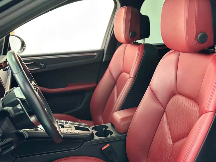 Фото 8 - Porsche Macan