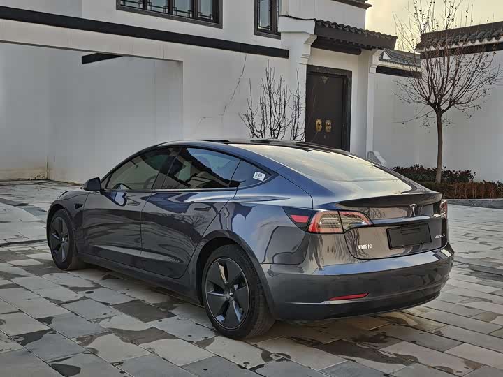 Фото 5 - Tesla Model 3