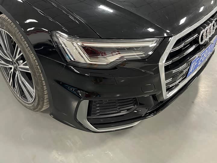 Фото 6 - Audi A6L