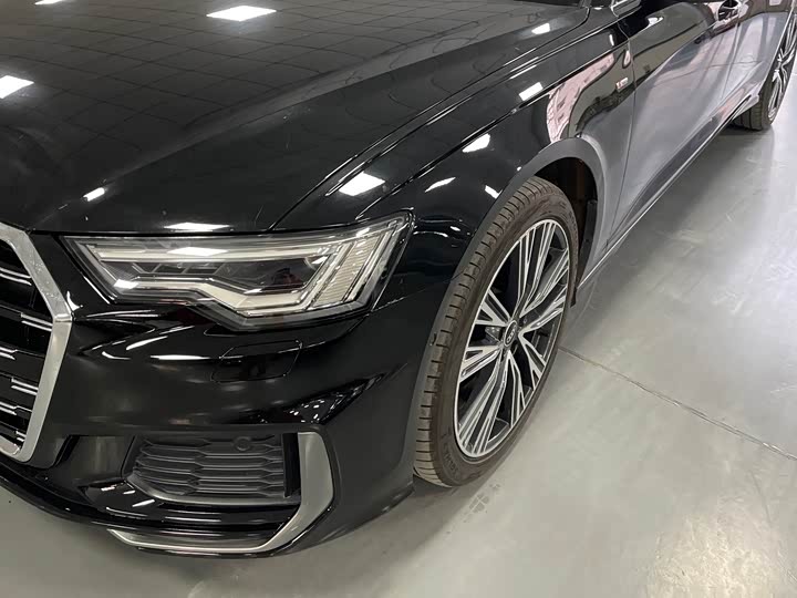 Фото 7 - Audi A6L