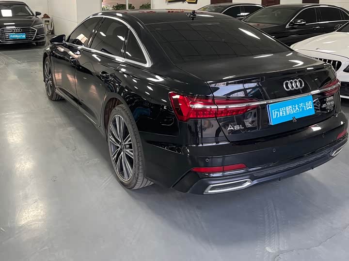 Фото 8 - Audi A6L