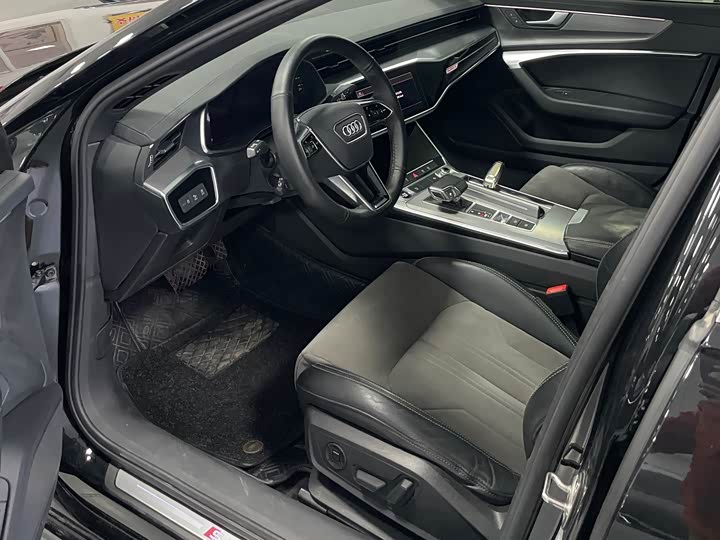 Фото 9 - Audi A6L