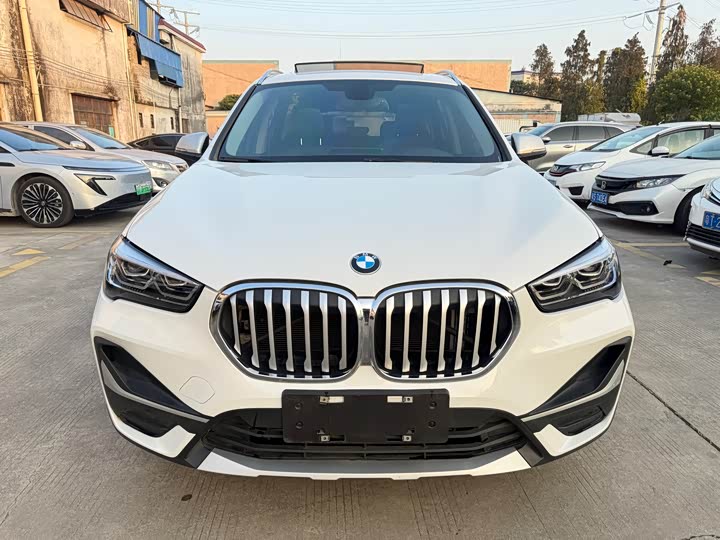Фото 2 - BMW X1
