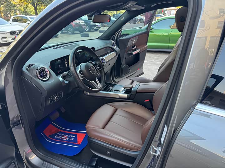 Фото 9 - Mercedes-Benz GLB-Class