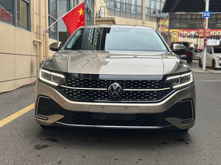 Фото 2 - Volkswagen Passat