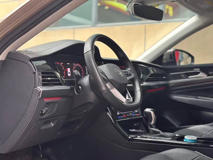 Фото 4 - Volkswagen Passat