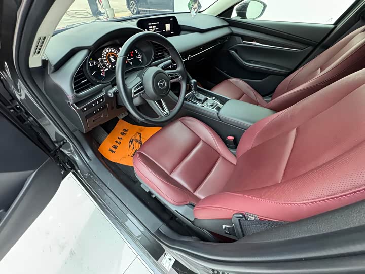 Фото 9 - Mazda 3 (Axela)