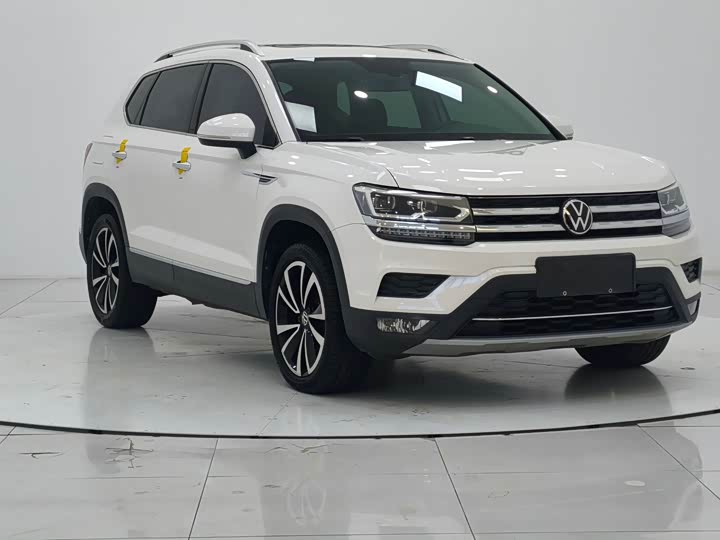 Фото 1 - Volkswagen Tharu