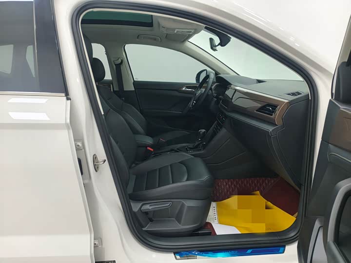 Фото 3 - Volkswagen Tharu