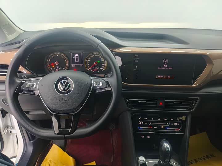 Фото 4 - Volkswagen Tharu