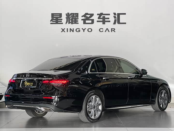 Фото 7 - Mercedes-Benz E-Class