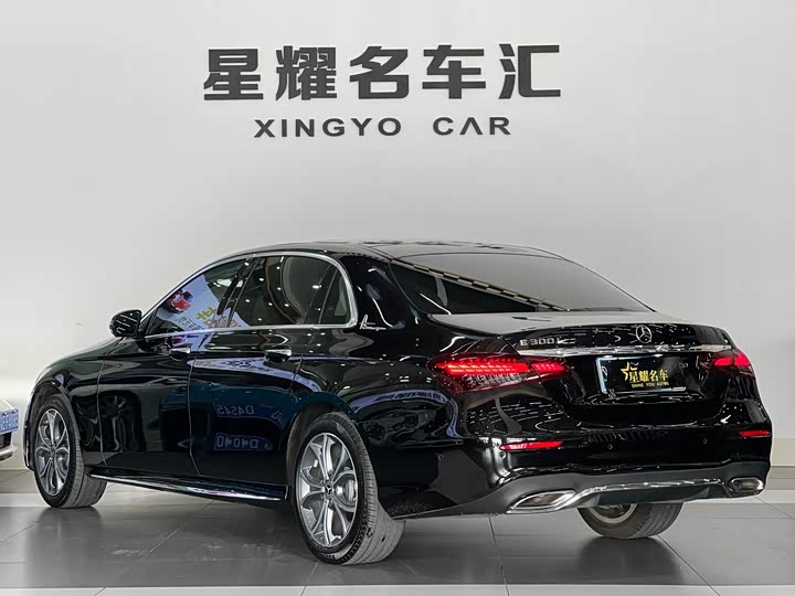 Фото 8 - Mercedes-Benz E-Class