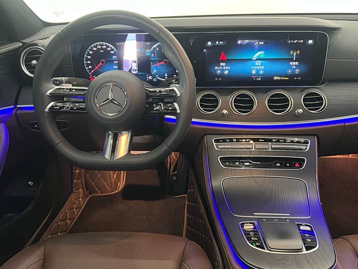 Фото 9 - Mercedes-Benz E-Class