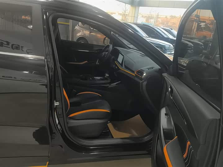 Фото 8 - Changan Oshan X5