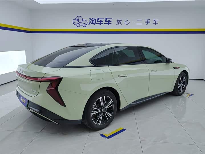 Фото 3 - Hongqi EH7