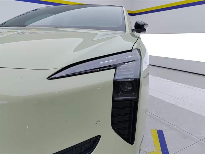 Фото 5 - Hongqi EH7