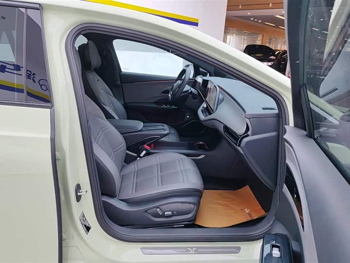 Фото 8 - Hongqi EH7