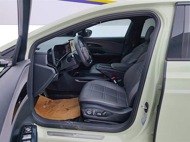 Фото 9 - Hongqi EH7