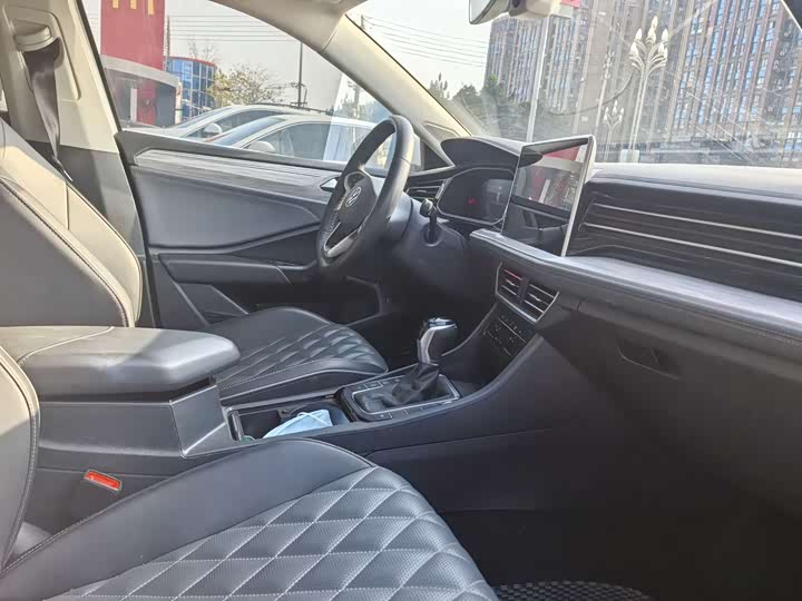 Фото 4 - Volkswagen Sagitar L