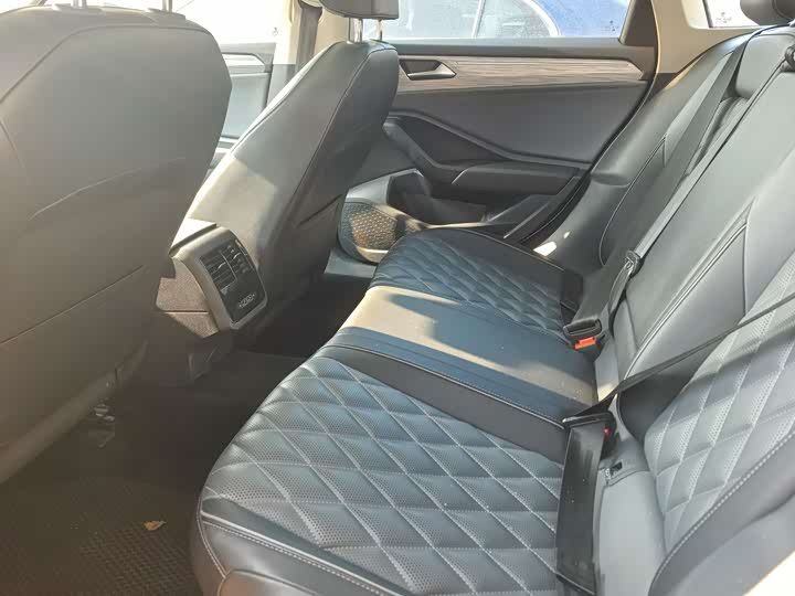 Фото 6 - Volkswagen Sagitar L