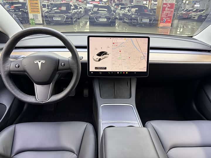 Фото 6 - Tesla Model 3