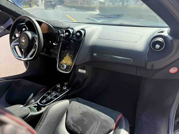 Фото 9 - McLaren GT