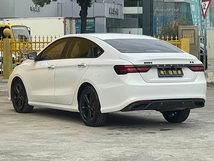 Фото 7 - Geely Binrui