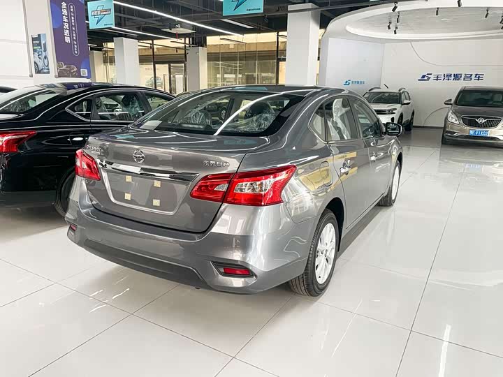 Фото 3 - Nissan Sylphy