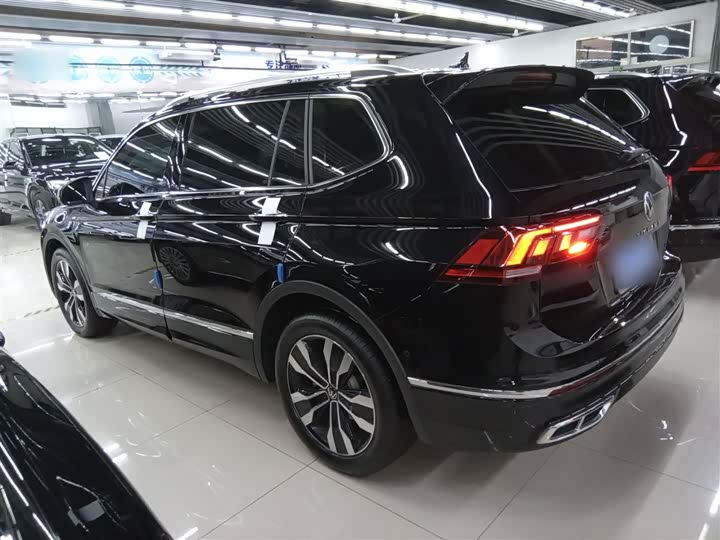 Фото 5 - Volkswagen Tiguan L Pro