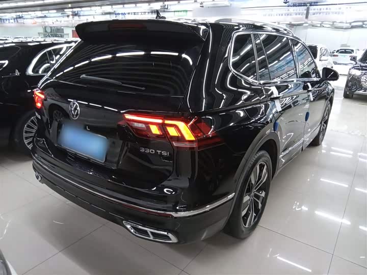 Фото 7 - Volkswagen Tiguan L Pro