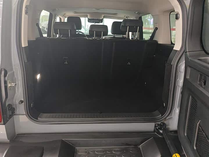 Фото 4 - Tank 300