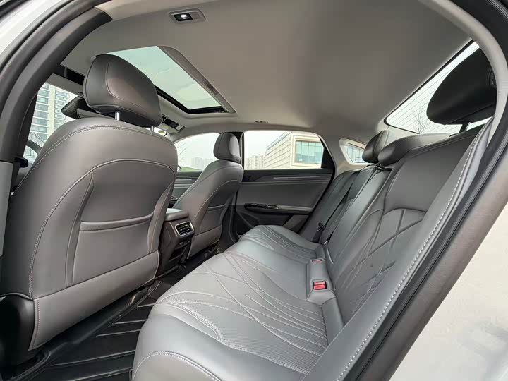 Фото 6 - Geely Galaxy L6