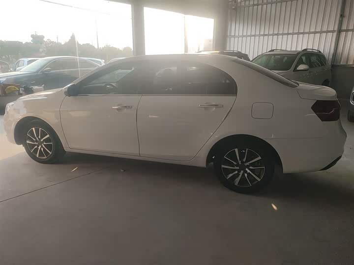 Фото 5 - Geely Emgrand