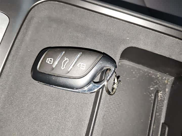 Фото 9 - MG Motor ES5