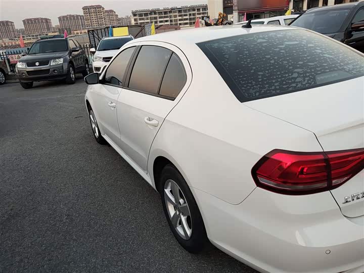 Фото 5 - Volkswagen Lavida