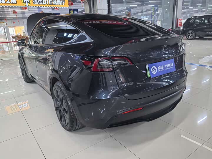 Фото 4 - Tesla Model Y