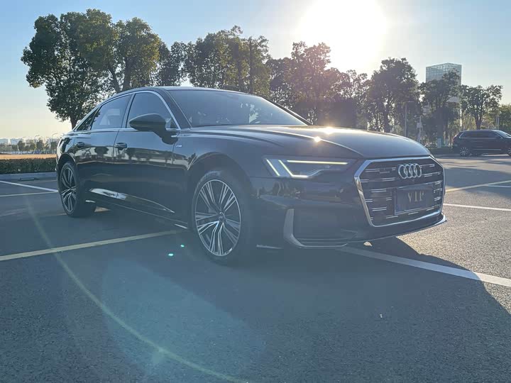 Фото 3 - Audi A6L