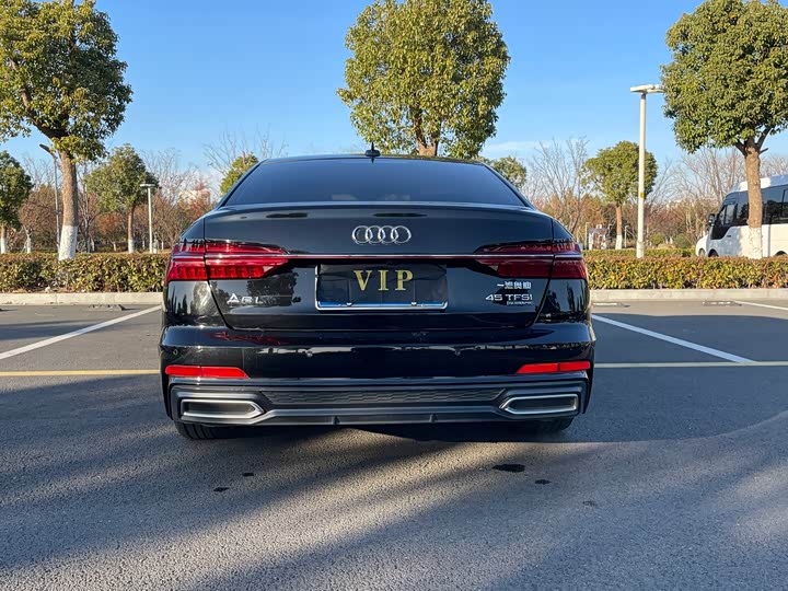 Фото 5 - Audi A6L