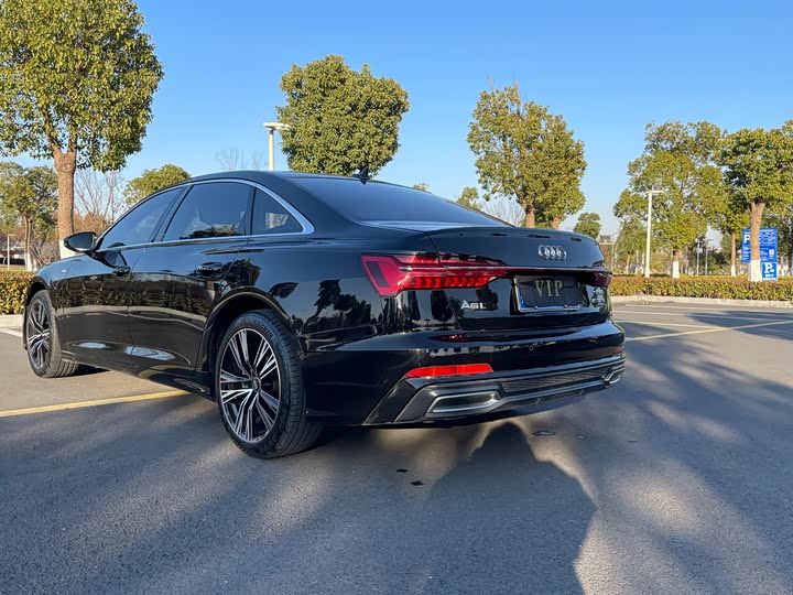 Фото 7 - Audi A6L