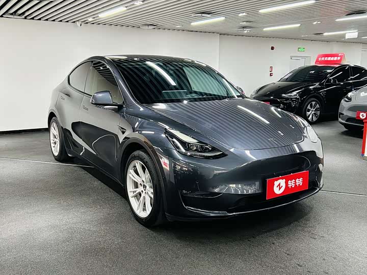 Фото 3 - Tesla Model Y