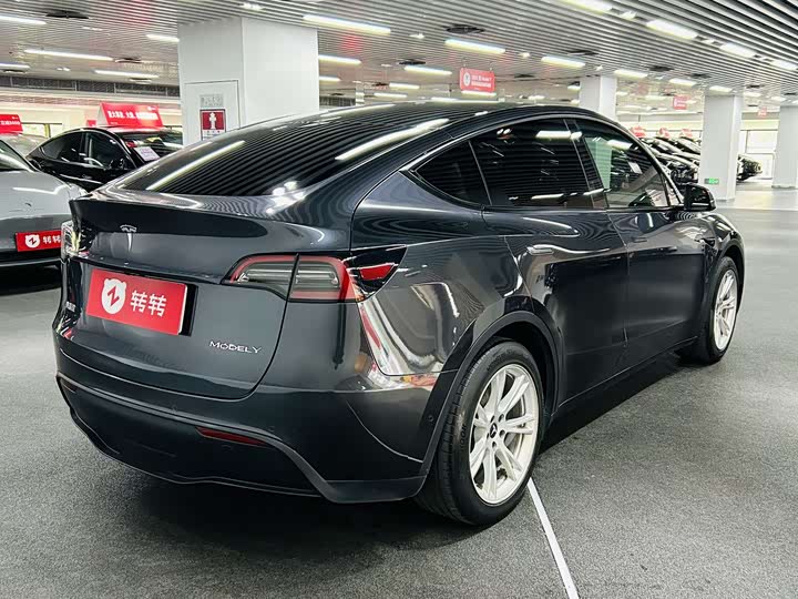Фото 4 - Tesla Model Y