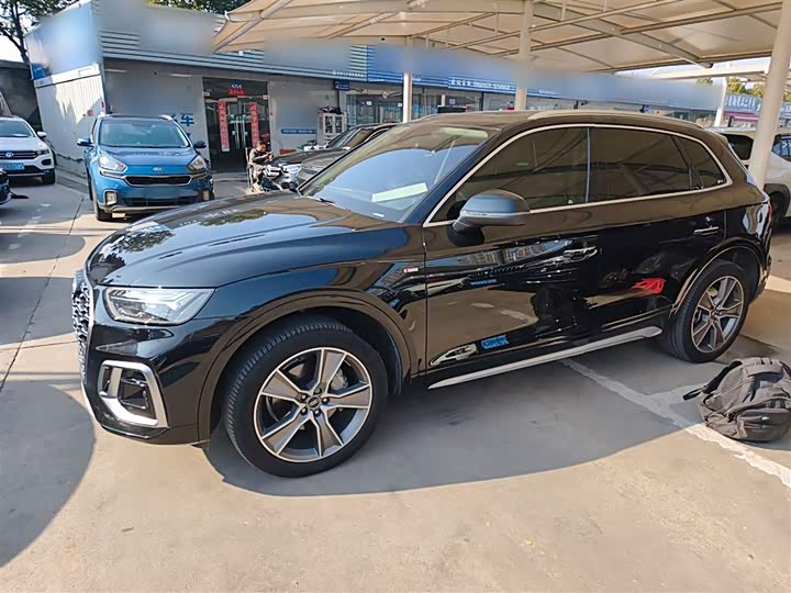 Фото 5 - Audi Q5L