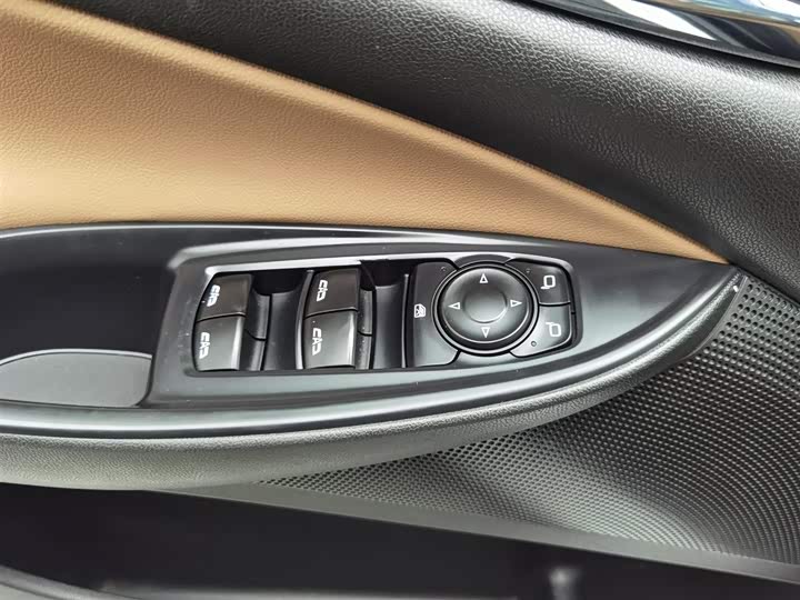 Фото 9 - Buick GL6