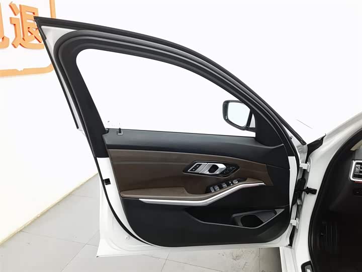 Фото 8 - BMW 3 Series