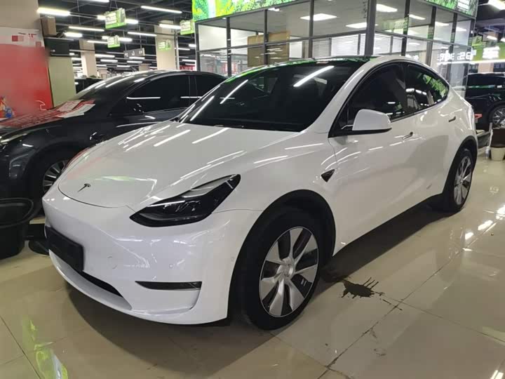 Фото 2 - Tesla Model Y