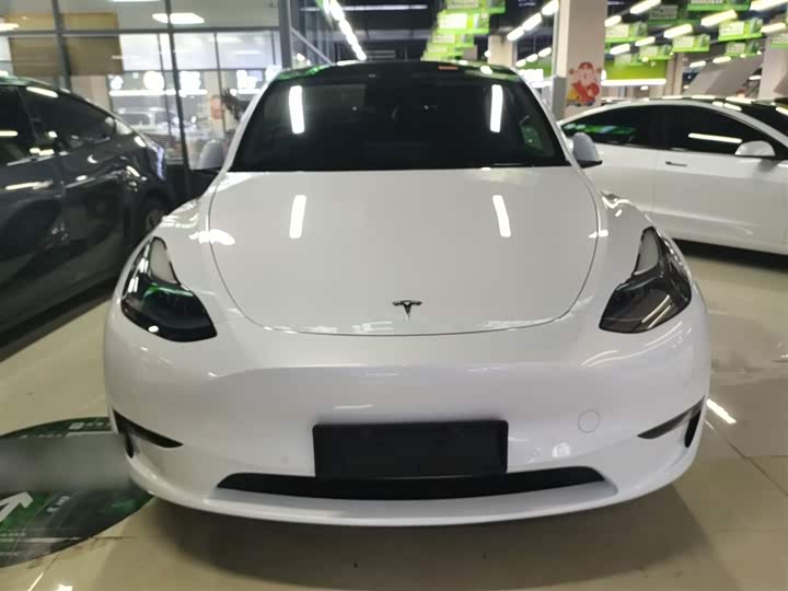 Фото 3 - Tesla Model Y
