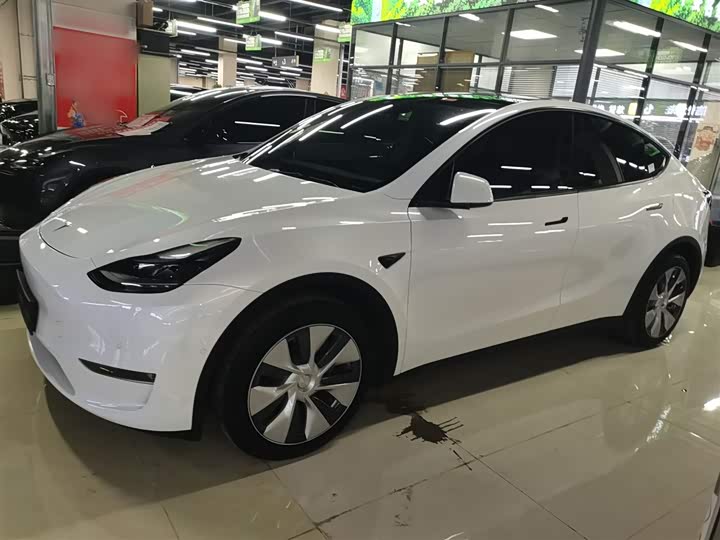 Фото 5 - Tesla Model Y