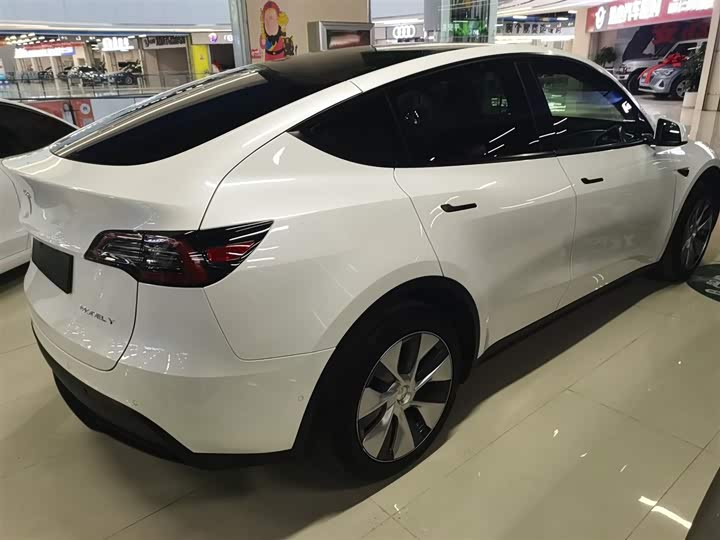 Фото 7 - Tesla Model Y