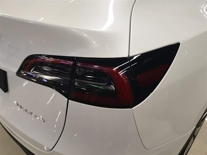 Фото 8 - Tesla Model Y